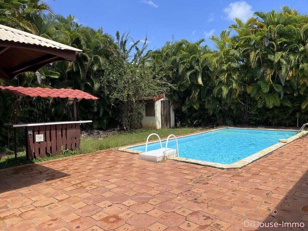 Maison à BAIE-MAHAULT