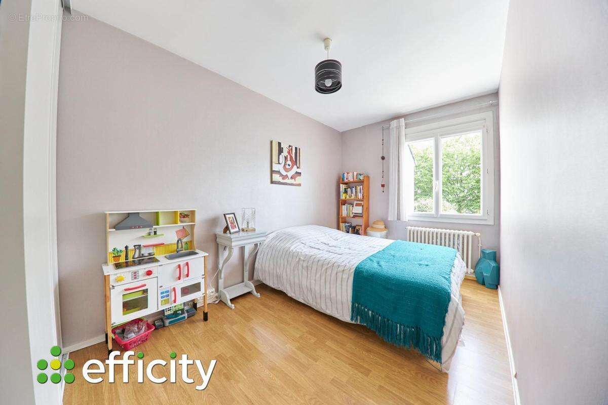 Maison à LES PONTS-DE-CE