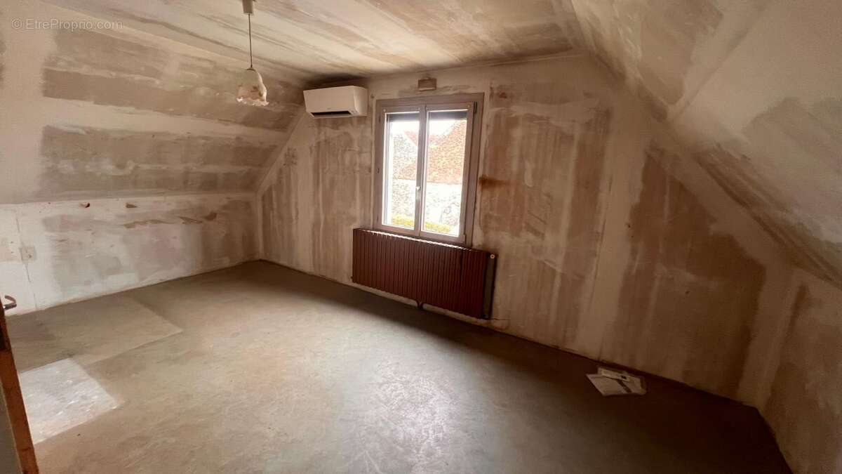 Maison à VILLENEUVE-SUR-BELLOT