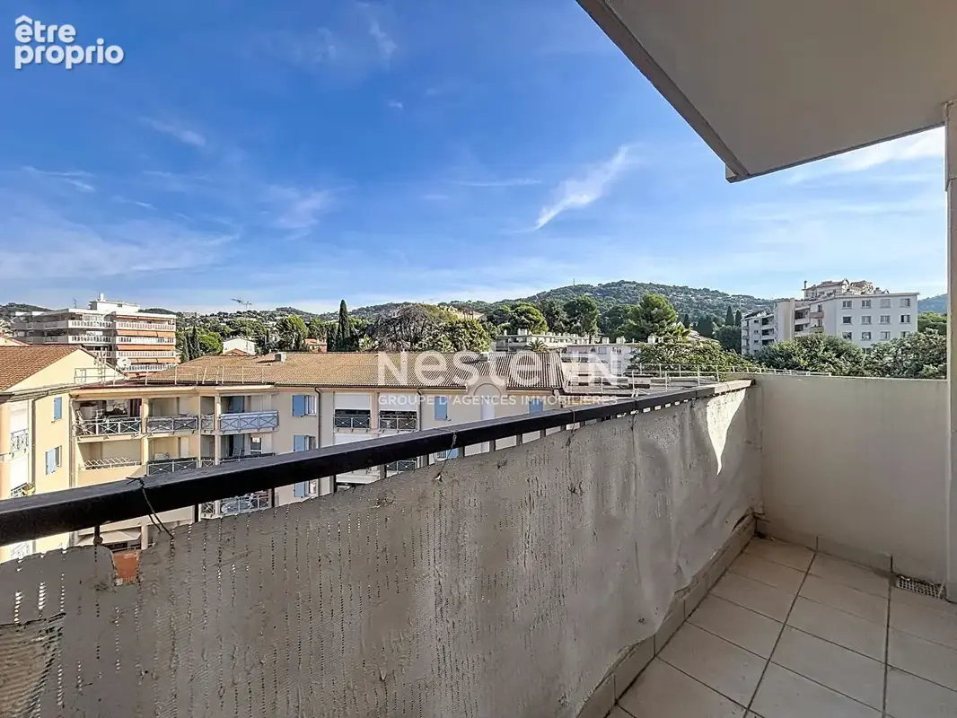 Cannes - Quartier des Anglais -  2 pièces 42 m²  - Traversant - Terrasse Sud  - à Rénover - photo 7