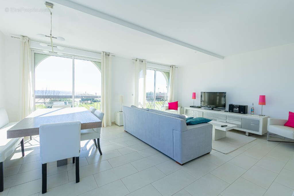 Appartement à LA LONDE-LES-MAURES