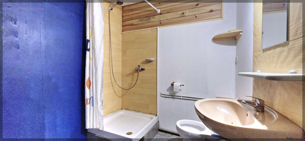 Trois logements, un vaste entrepôt et plus de 2 500 m2 de terrain : un lieu pensé pour donner vie à vos projet - photo 12