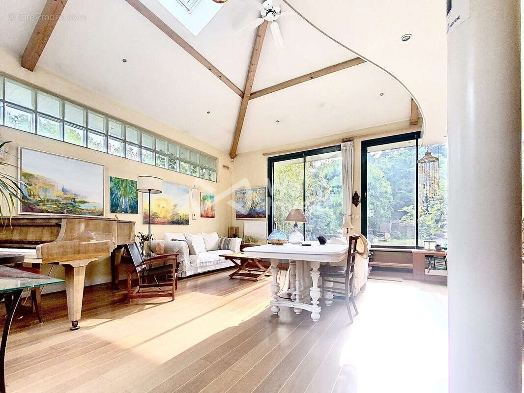 Maison à LE PERREUX-SUR-MARNE