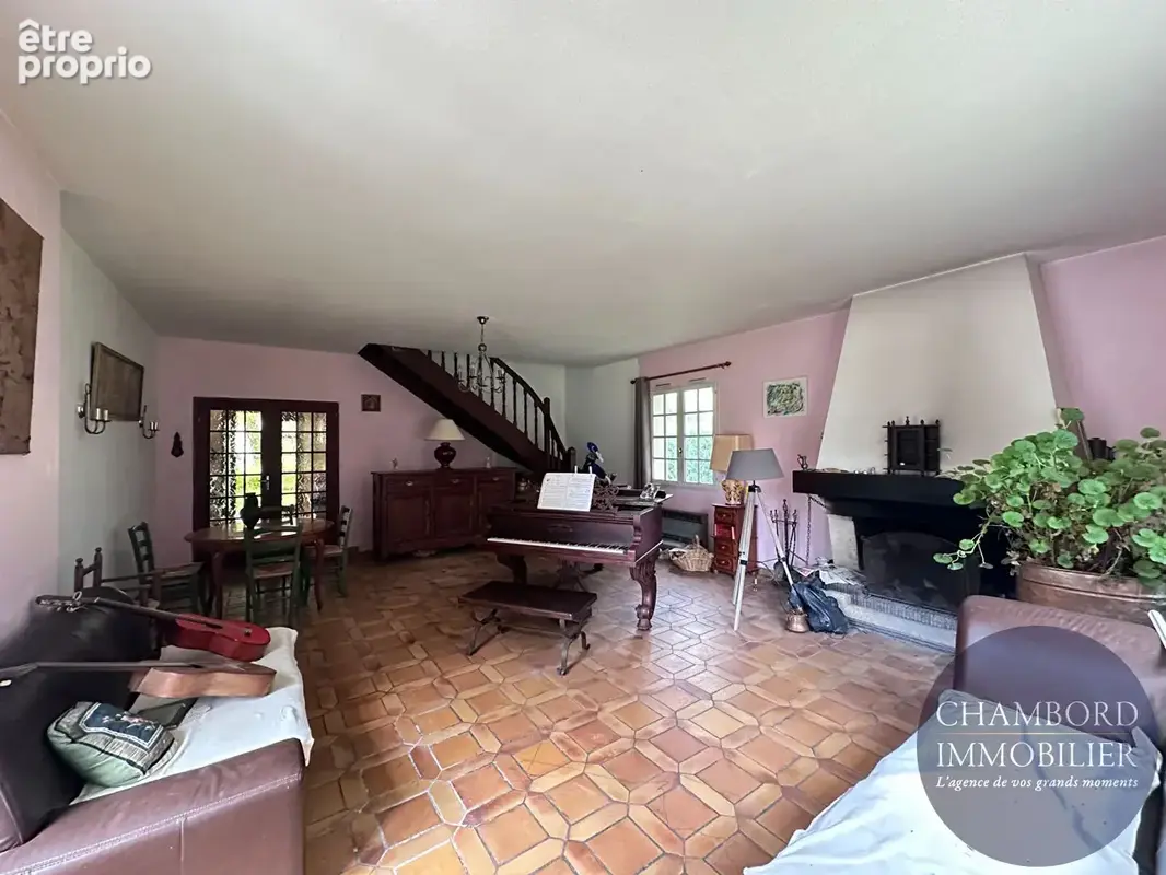 Maison spacieuse à vendre à Les Montils - Exclusivité CHAMBORD IMMOBILIER - photo 8