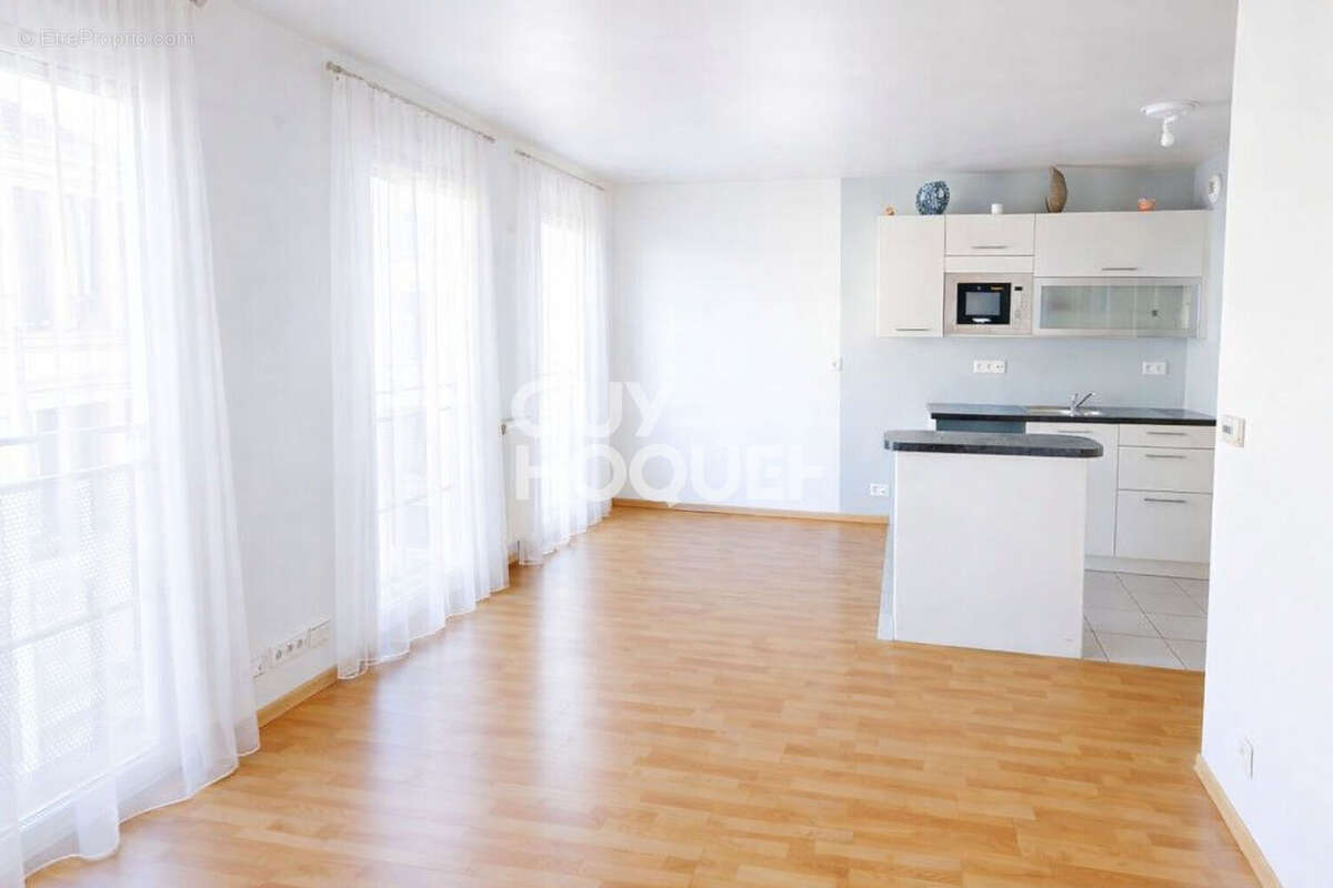 Appartement à AUBERVILLIERS