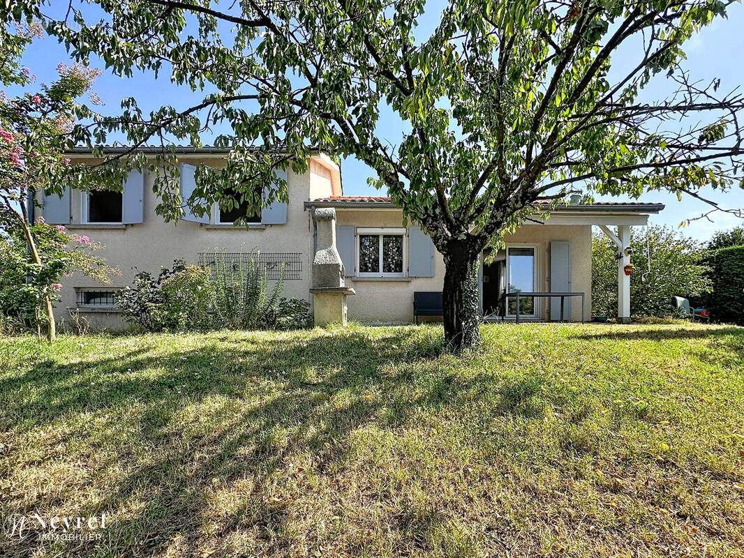 Maison à SAINT-GENIS-LAVAL
