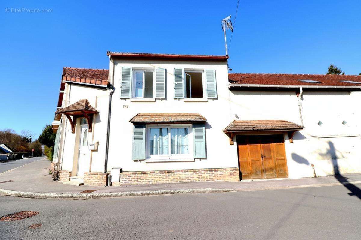Maison à MOUY