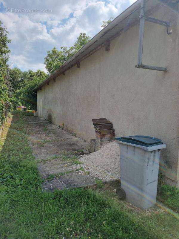 Parking à LORRIS