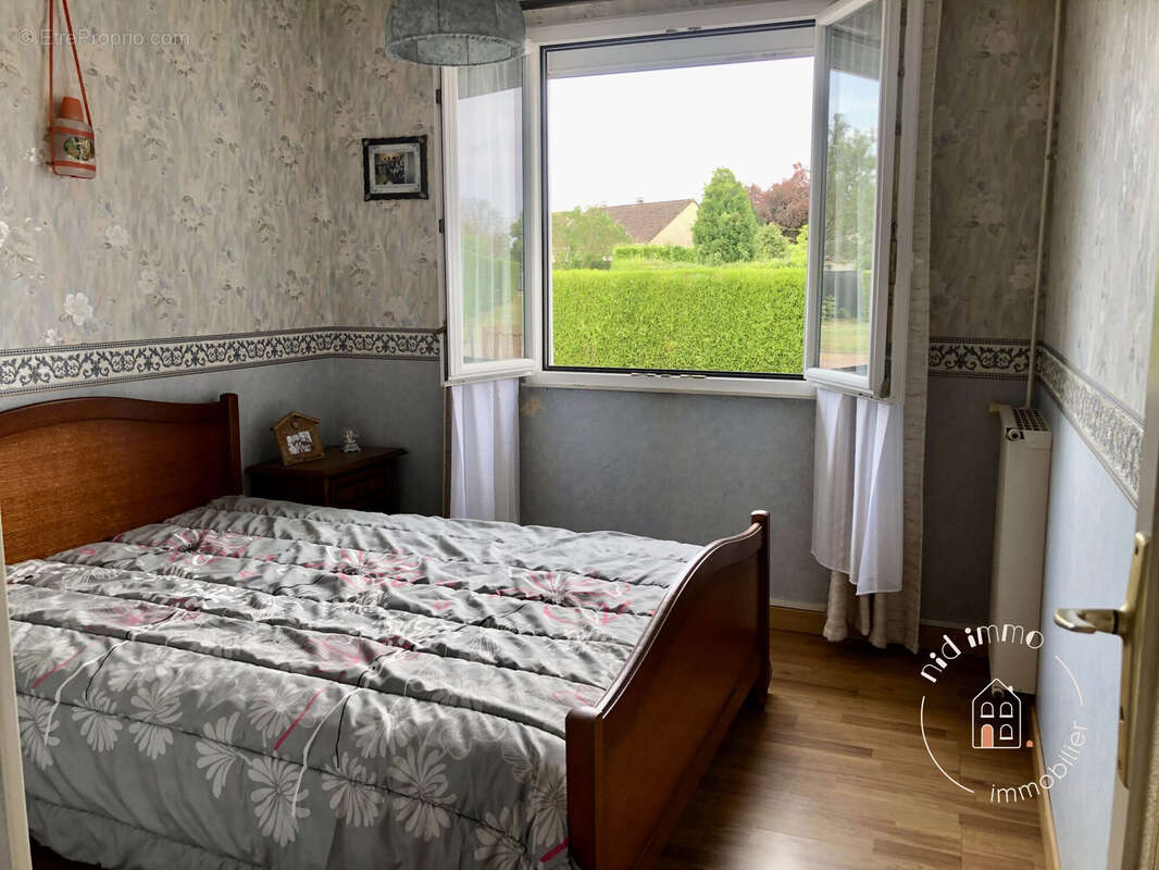Maison à CORMEILLES