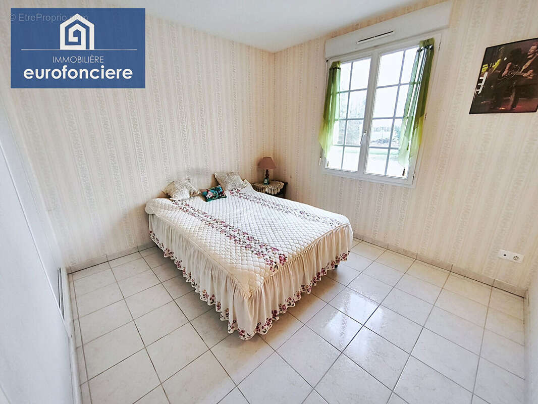 Maison à LA VENDUE-MIGNOT