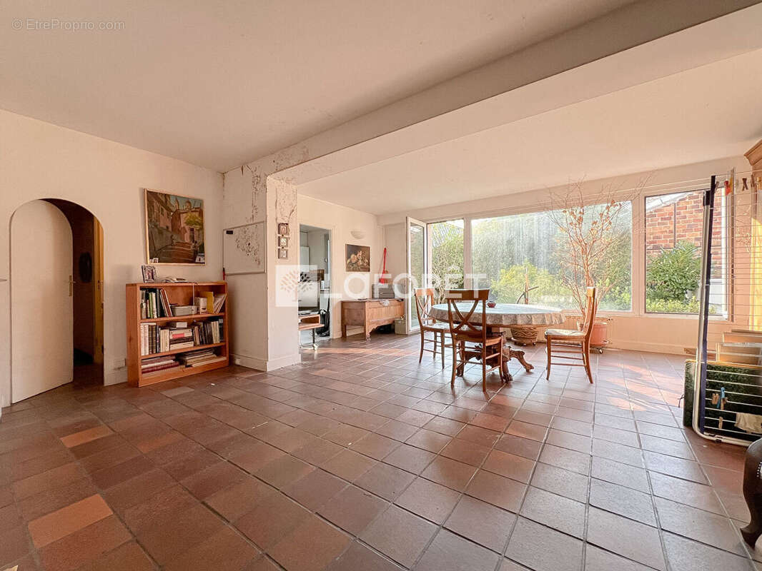 Appartement à MONTROUGE