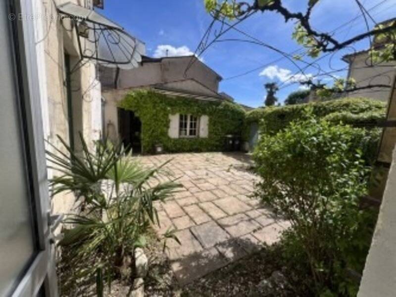 Maison à COGNAC