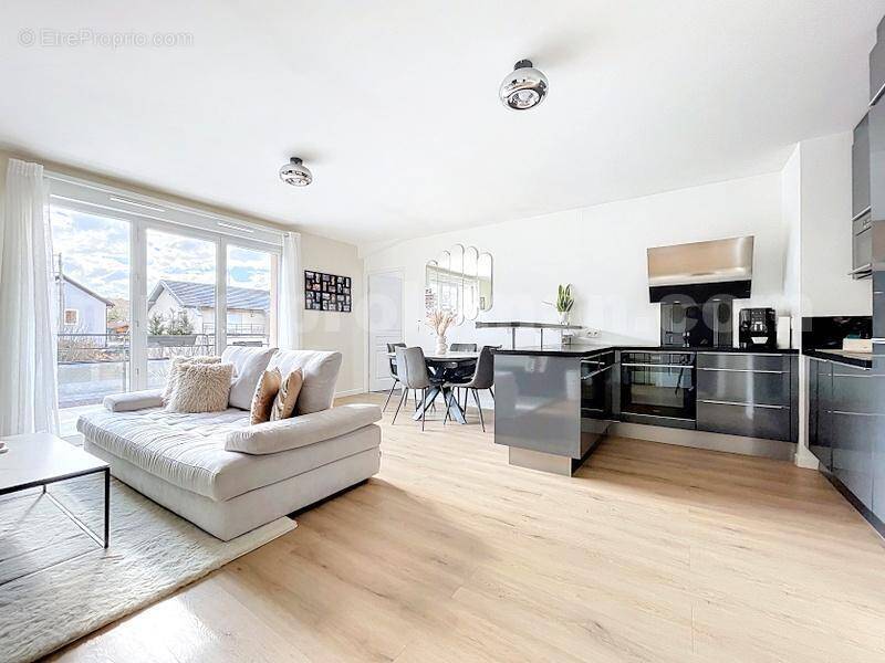 Appartement_T3_Vetraz-Monthoux_Genève_Ceva_tramway_Suisse_investissement_Séjour_Cuisine_ - Appartement à VETRAZ-MONTHOUX