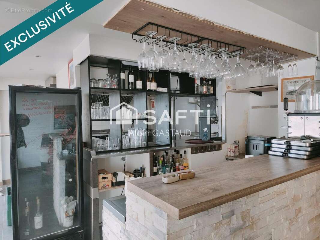 Photo 3 - Commerce à FREJUS