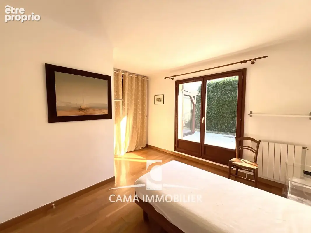 EXCLUSIVITE.  A Buc Maison de quatre chambres avec sous sol total sur un terrain clos de 650m2 environ - photo 6