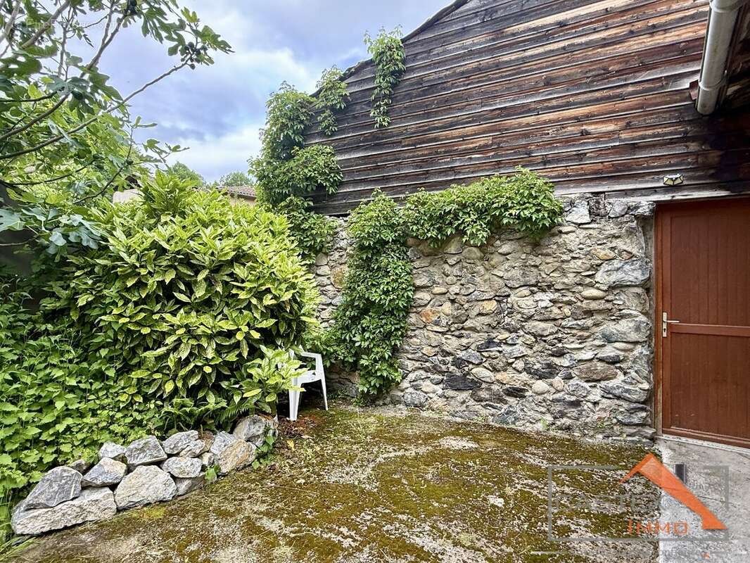 Grande maison T6 avec dépendances  Prat-Bonrepaux - photo 2