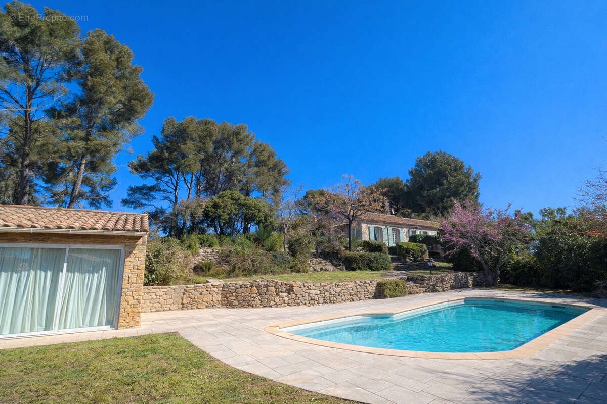 Maison à LE CASTELLET