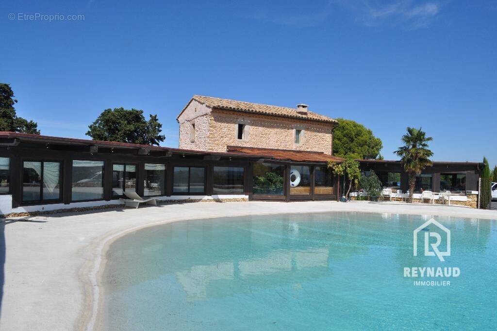 Maison 400 m² à Clermont-L'herault  - photo 1