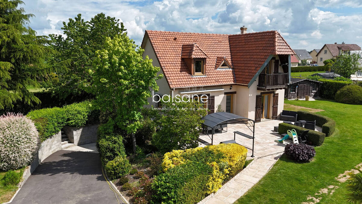 Maison à BOURG-ACHARD