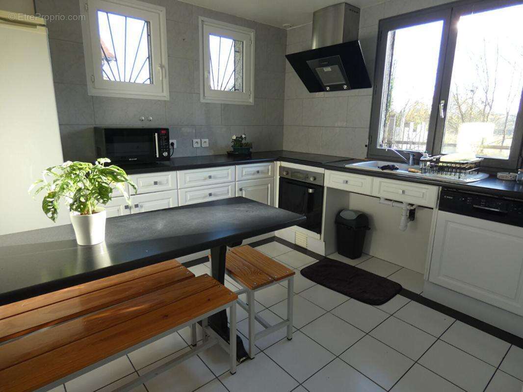 Maison à IVRY-LA-BATAILLE