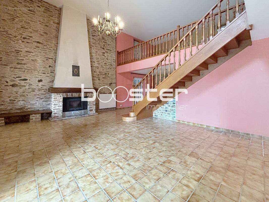 Maison à SAINT-YRIEIX-LA-PERCHE