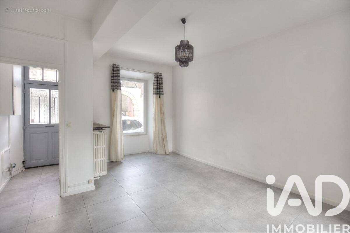 Photo 1 - Maison à PONT-SUR-YONNE