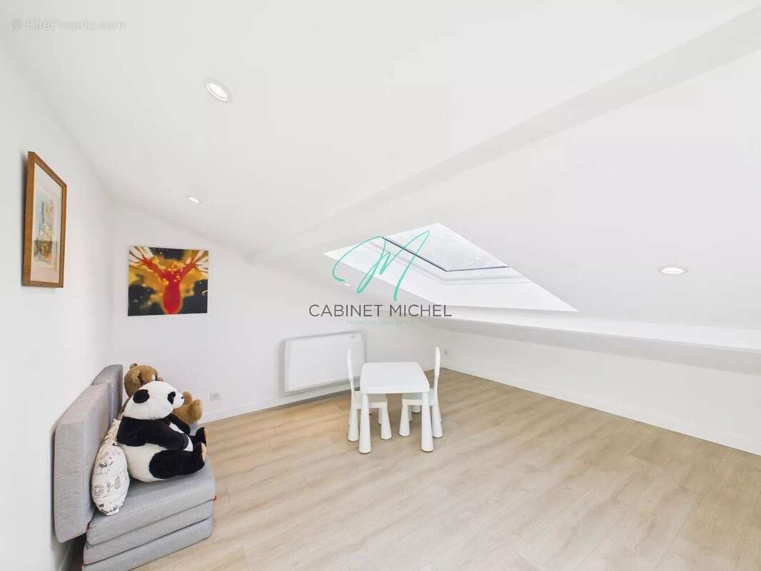 Maison à CHATEAUNEUF-GRASSE