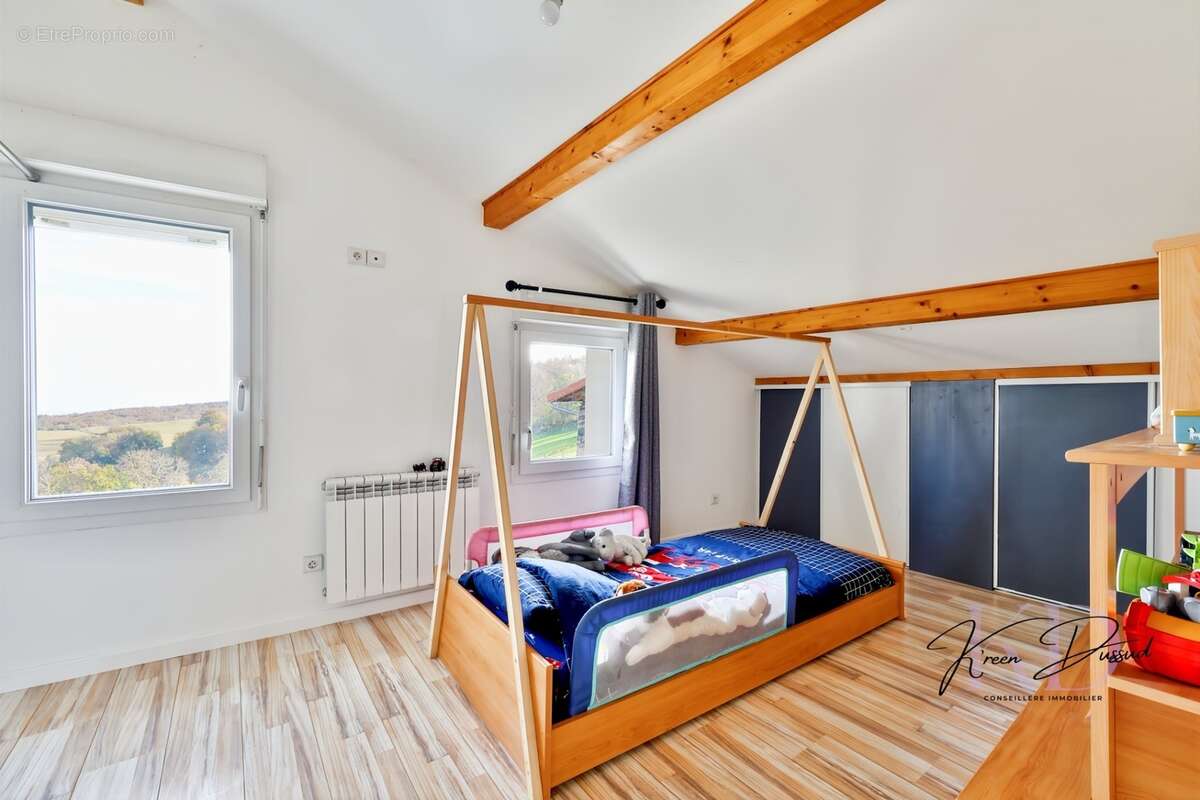  Maison en pierre de 150 m2 entièrement rénovée - Vue exceptionnelle - Suite parentale - Dépendances - Aucun vis-à-vis - photo 13