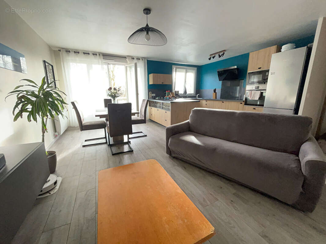 Appartement à MONTIGNY-LE-BRETONNEUX