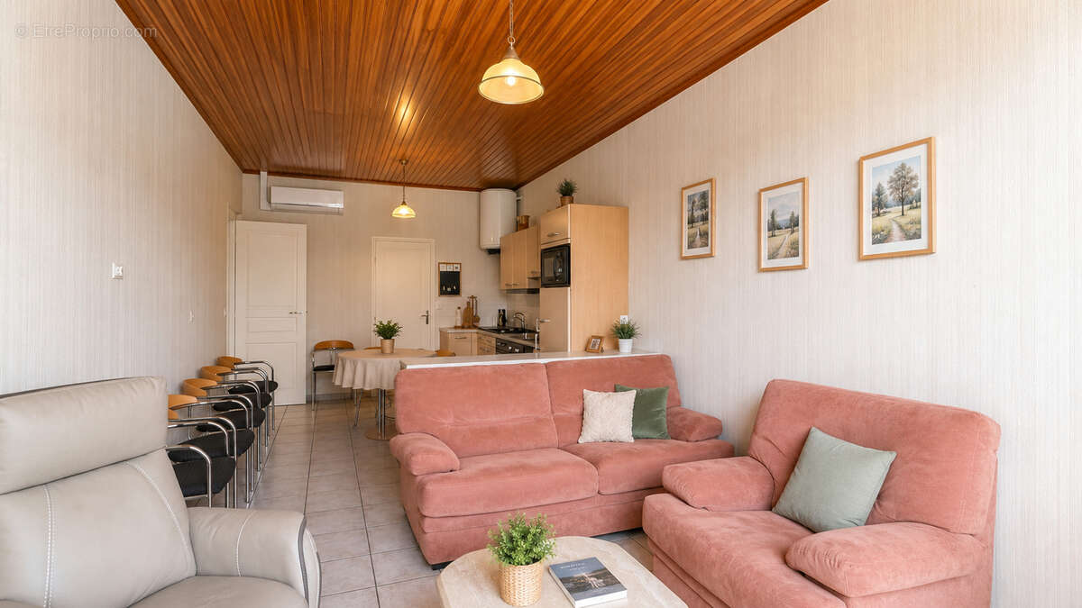 Appartement à CHAZELLES-SUR-LYON