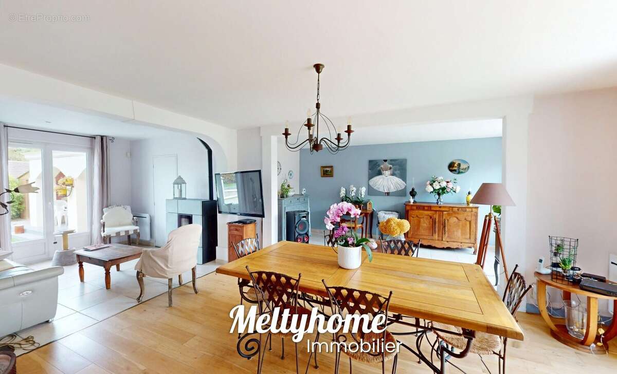 Maison à COURSEULLES-SUR-MER