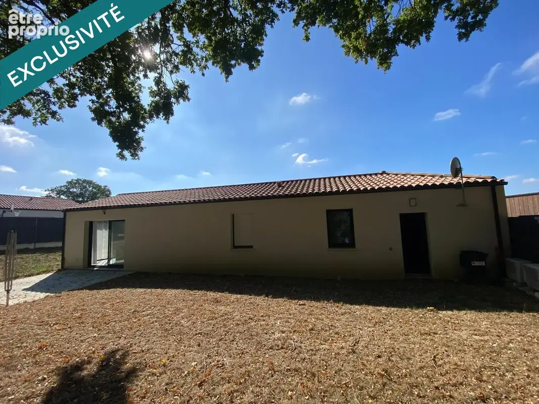 Photo 1 - Maison à LA CHAIZE-LE-VICOMTE