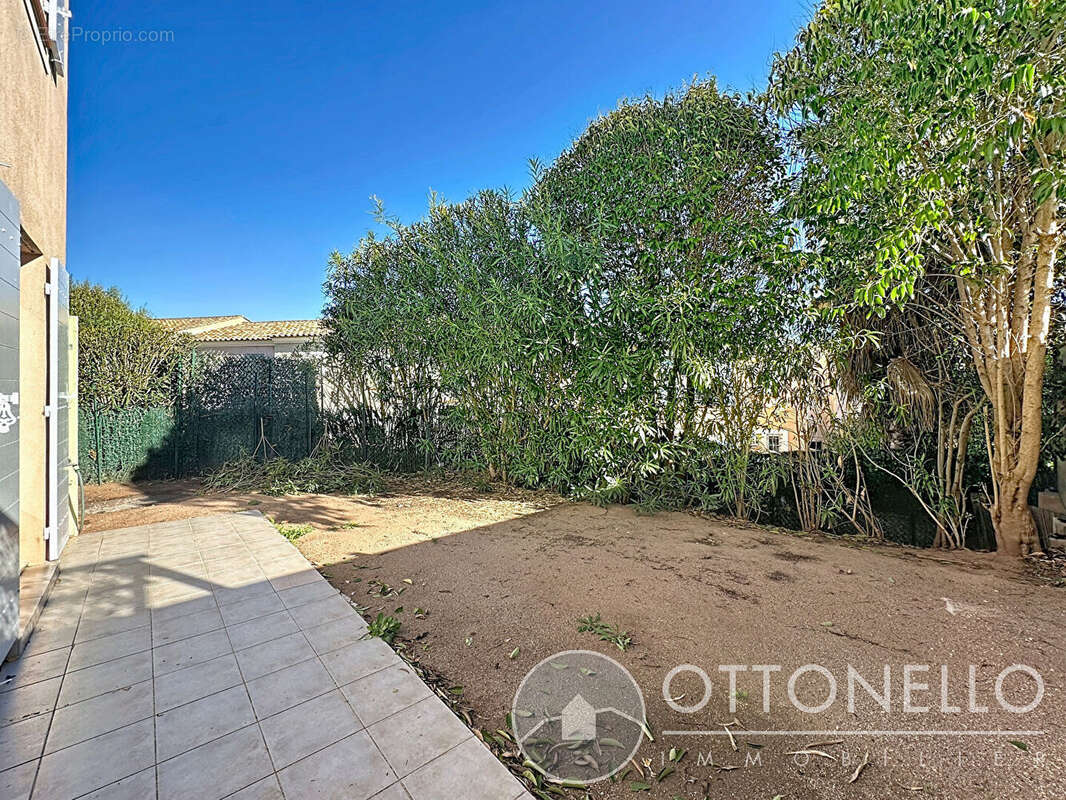 Maison à ROQUEBRUNE-SUR-ARGENS