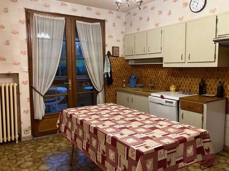 Maison à NOTRE-DAME-DE-SANILHAC