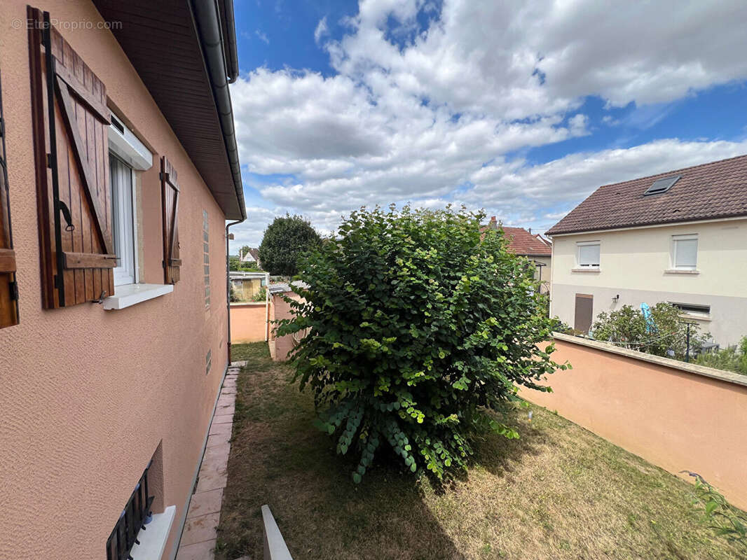 Maison à VARENNES-SUR-SEINE