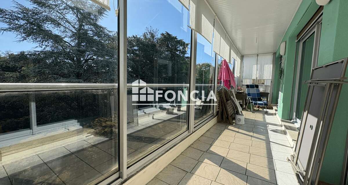 Appartement à FRENEUSE