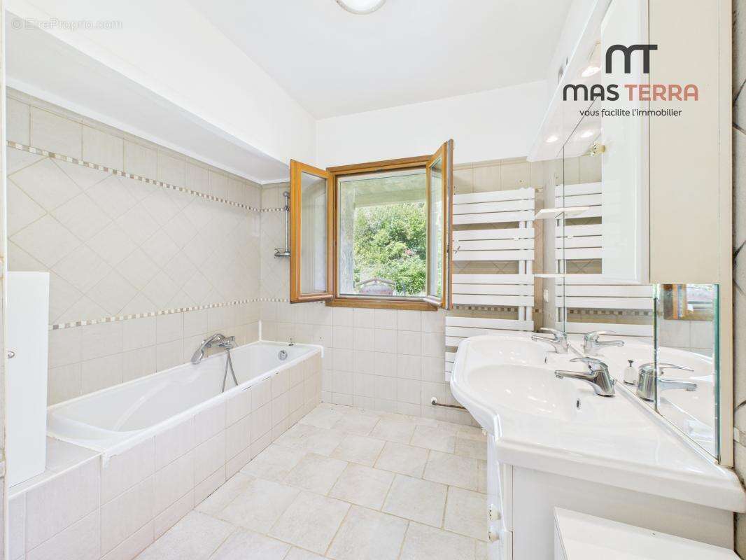 Maison à LE BAR-SUR-LOUP