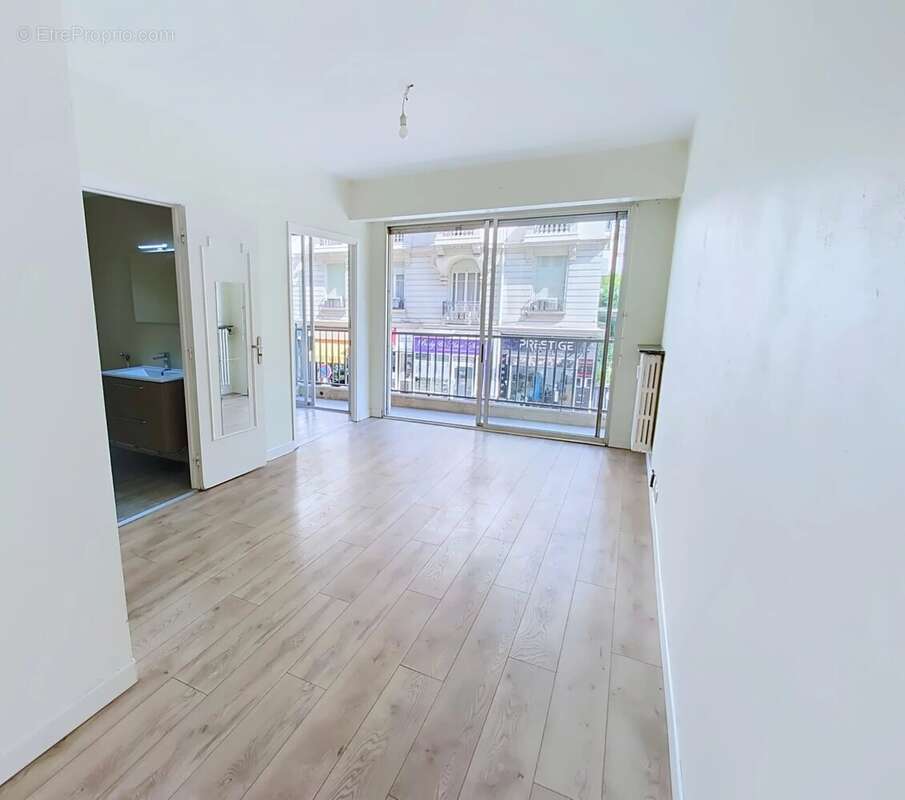 Nice centre-ville – grand studio avec extérieur - photo 3