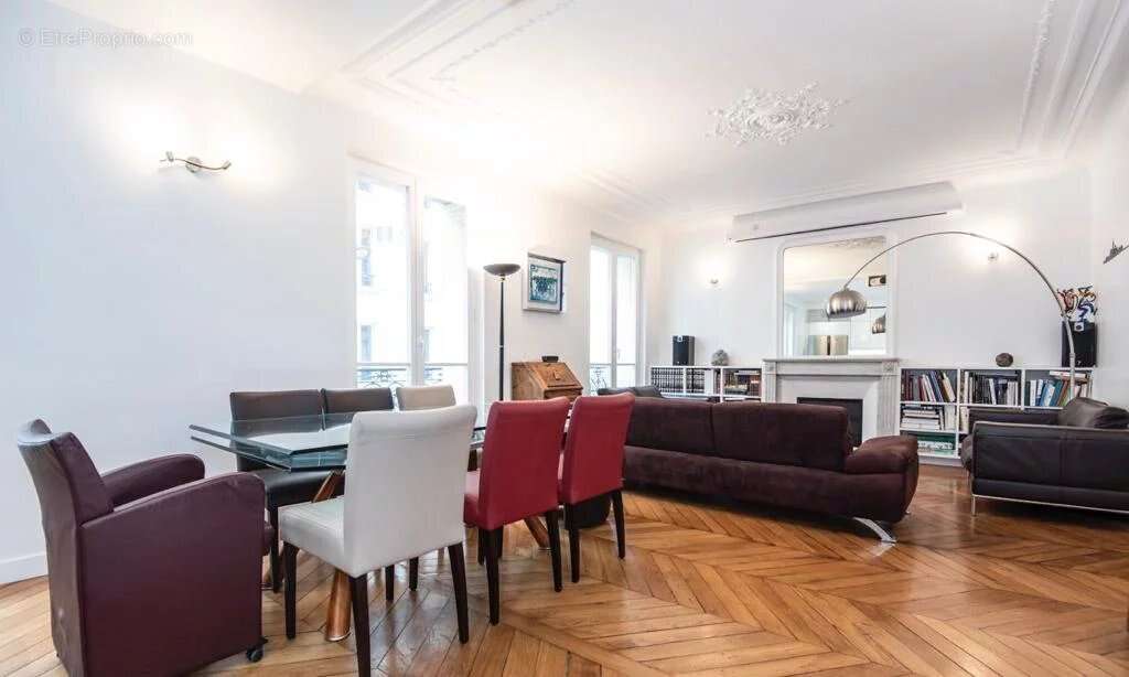 Appartement à NEUILLY-SUR-SEINE