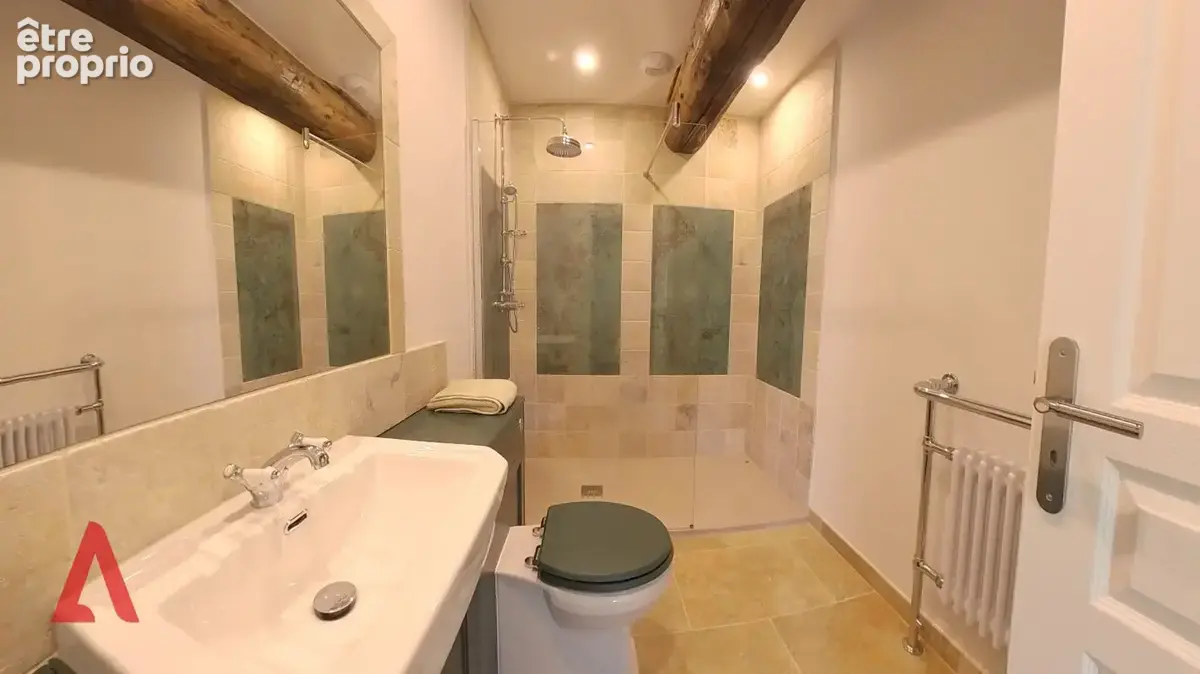 Exceptionnelle grange rénovée de trois chambres avec piscine privée - photo 8