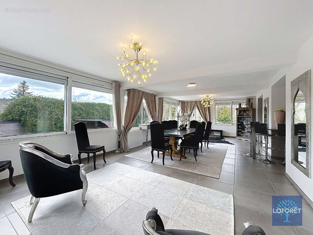 Maison à MAGNY-LE-HONGRE