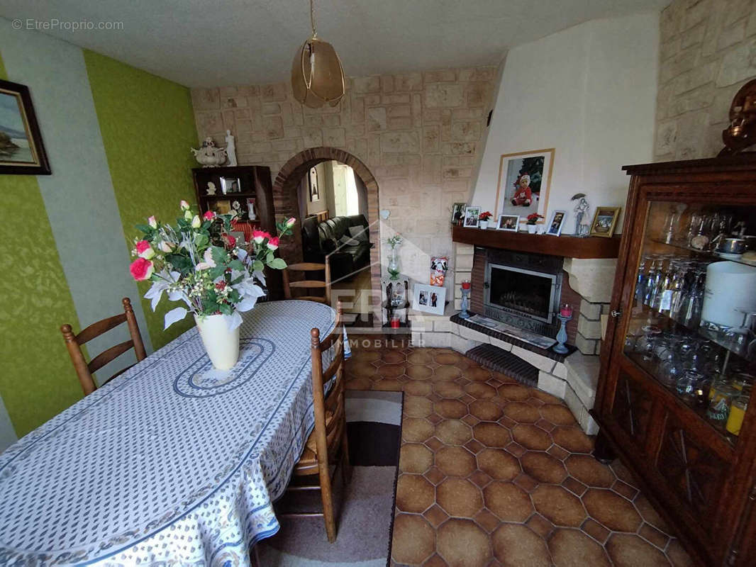 Maison à MONTPON-MENESTEROL