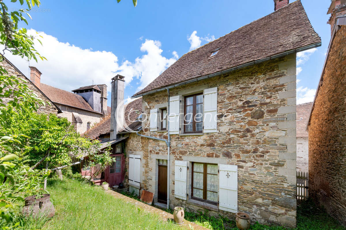 Maison à VICQ-SUR-BREUILH