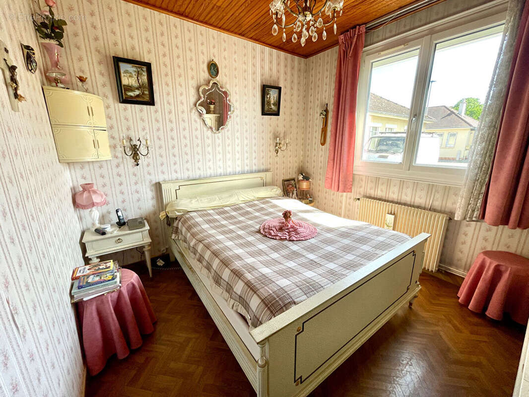 Maison à CORMELLES-LE-ROYAL