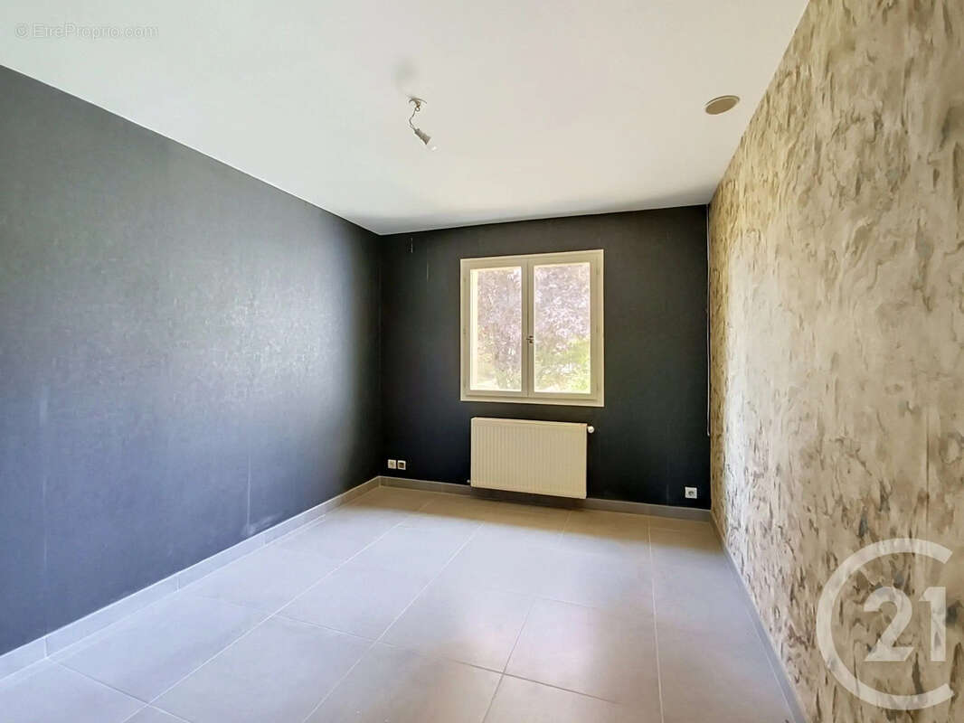 Maison 180 m² à Arces-Dilo  - photo 7