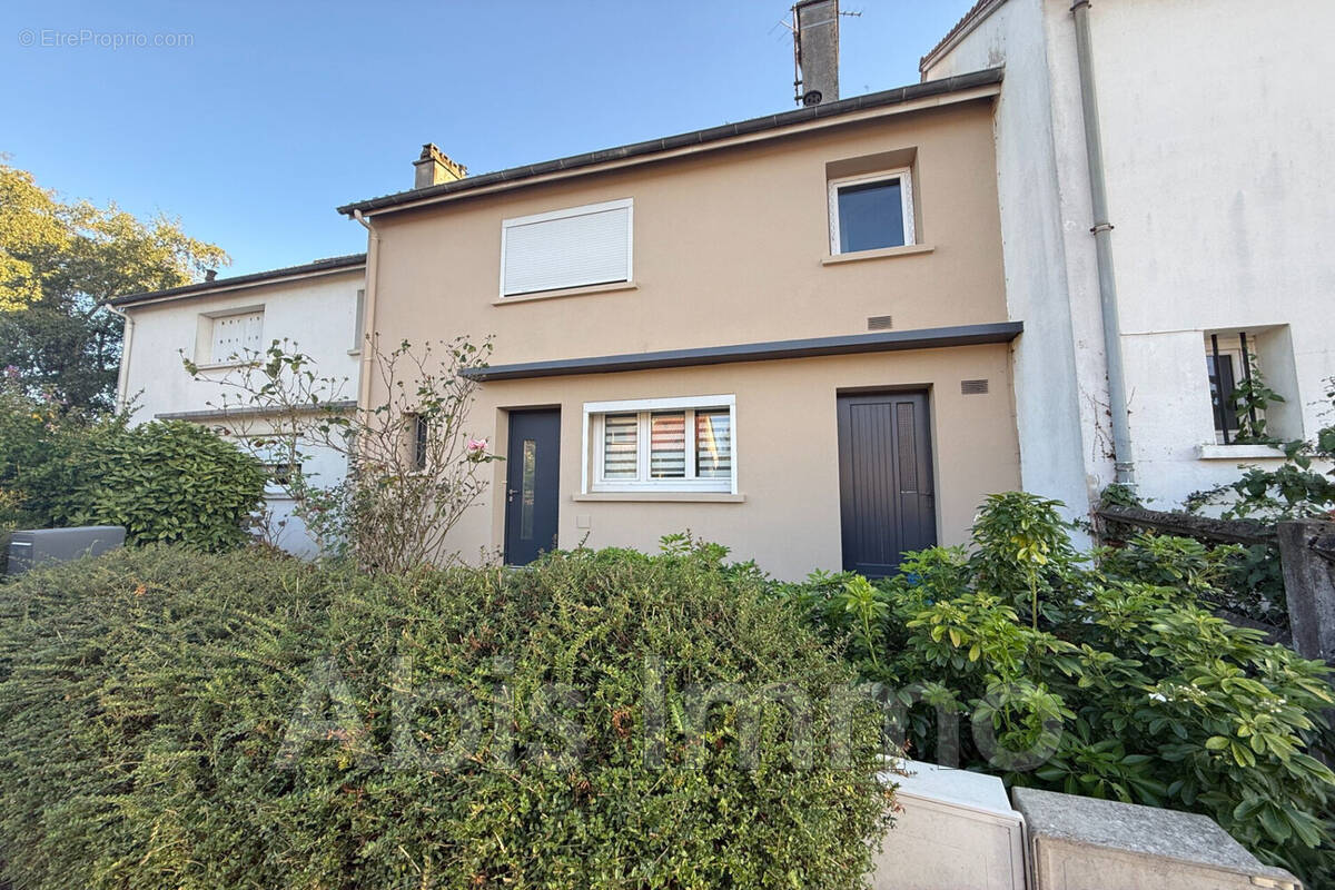 Maison à MAINVILLIERS