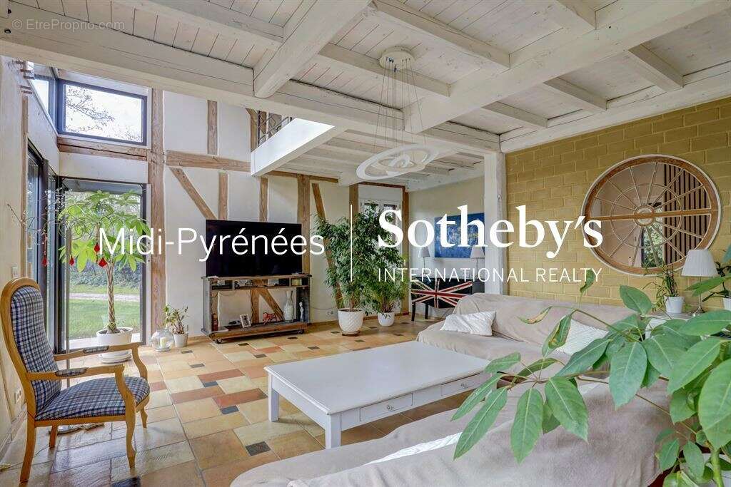 Maison à SAINT-SULPICE