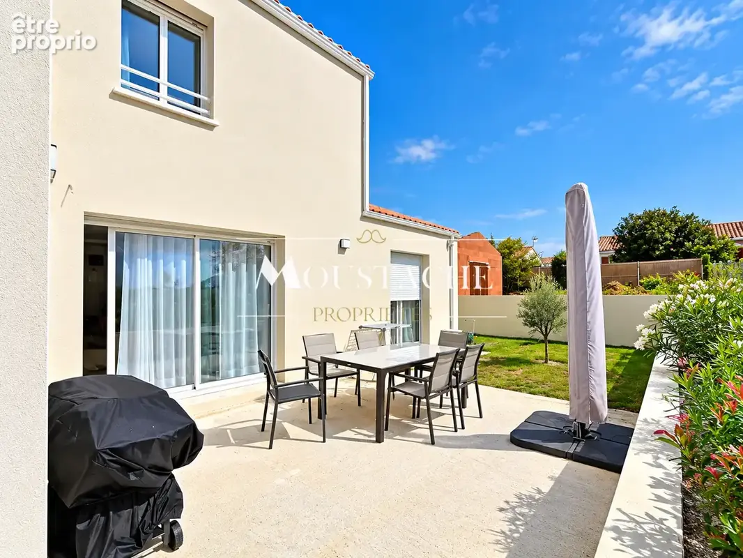 Villa / maison récente aux belles prestations - centre-ville royan - - photo 8