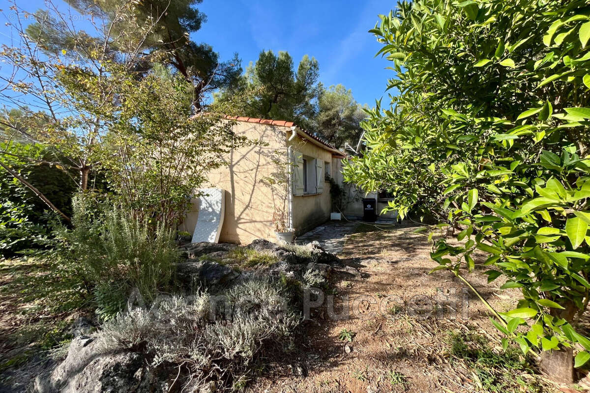 Maison à TOURRETTES-SUR-LOUP