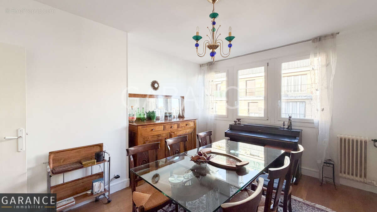 Appartement à PARIS-14E